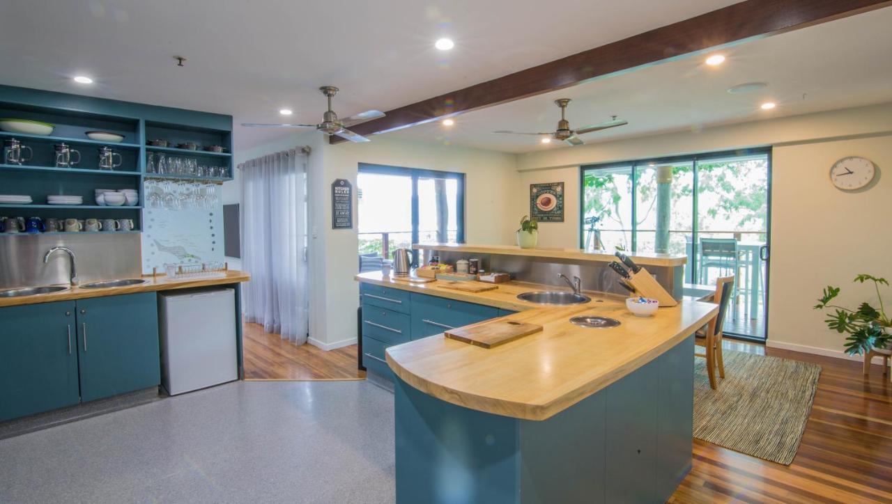 Airlie Guest House Airlie Beach Exteriör bild