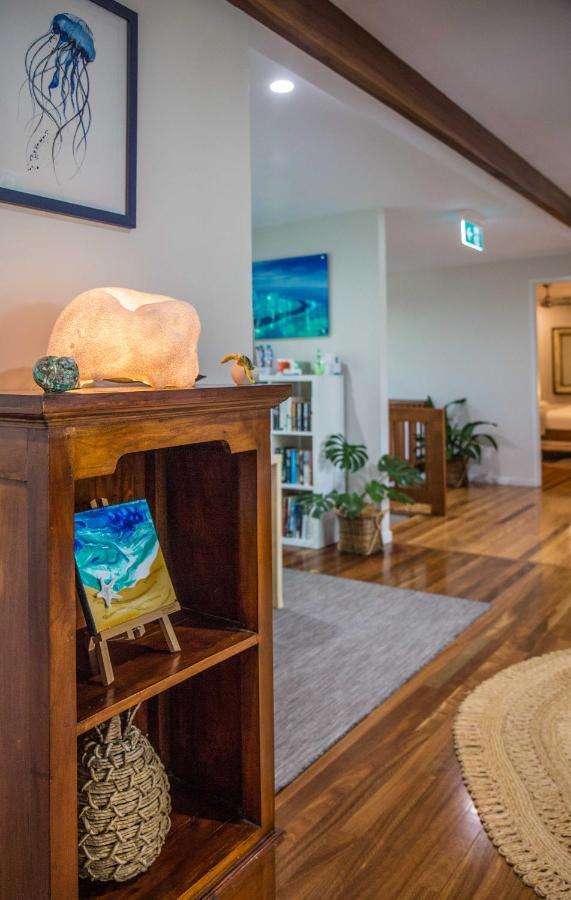Airlie Guest House Airlie Beach Exteriör bild