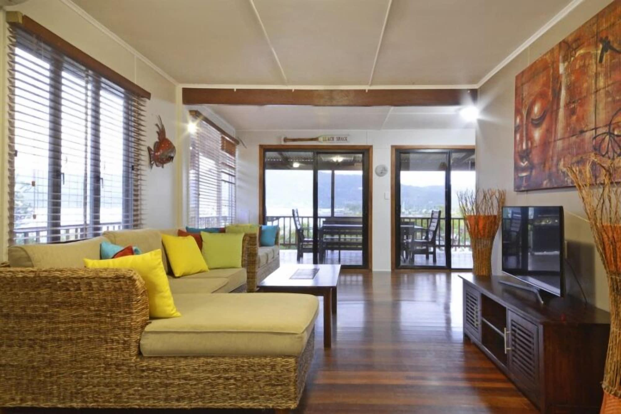 Airlie Guest House Airlie Beach Exteriör bild
