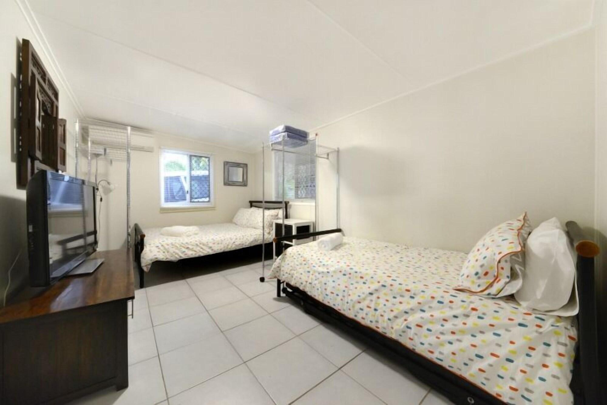 Airlie Guest House Airlie Beach Exteriör bild